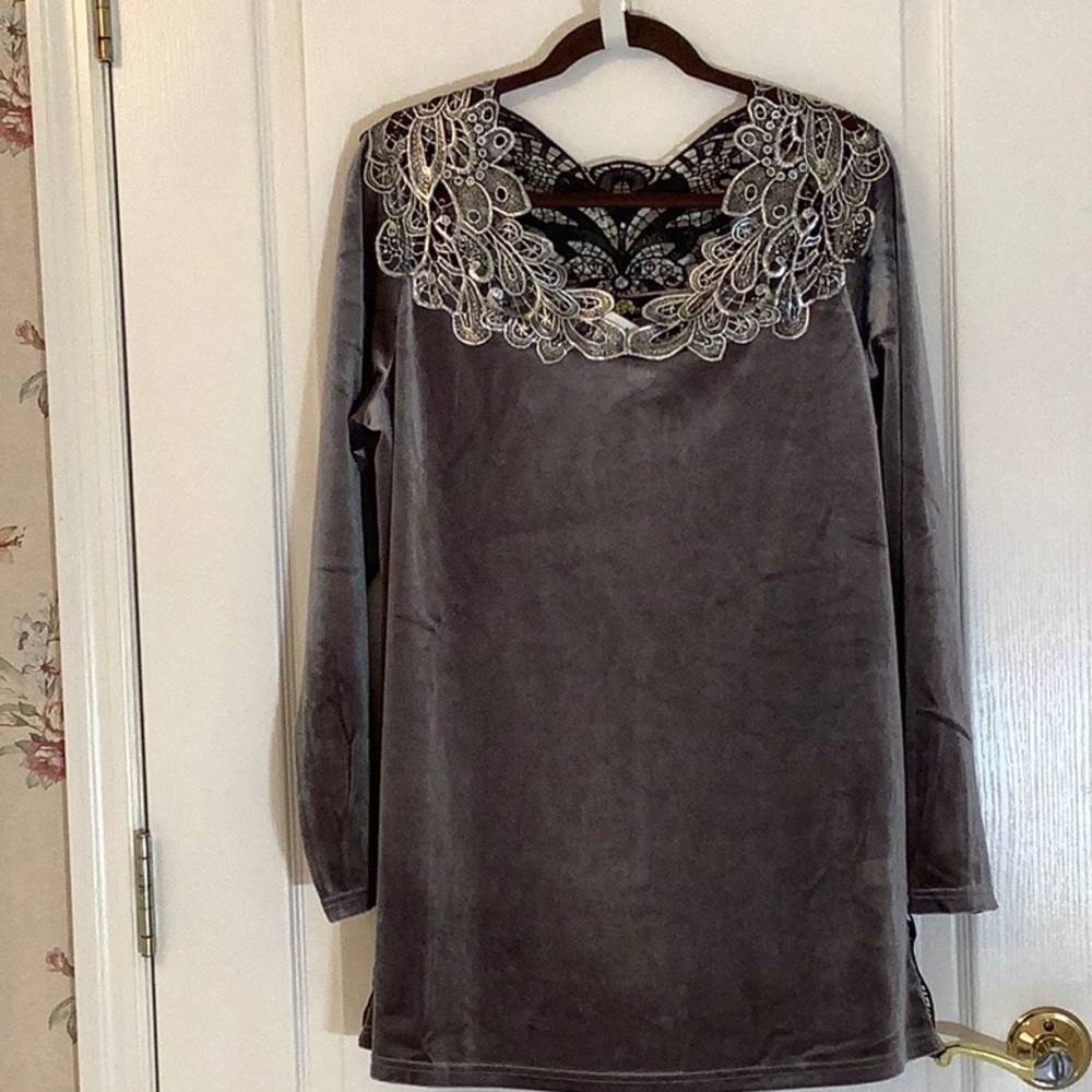 Joan Boyce velvet lace top XL